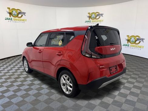 Certified 2023 Kia Soul LX w/ LX Technology Package FWD image 7