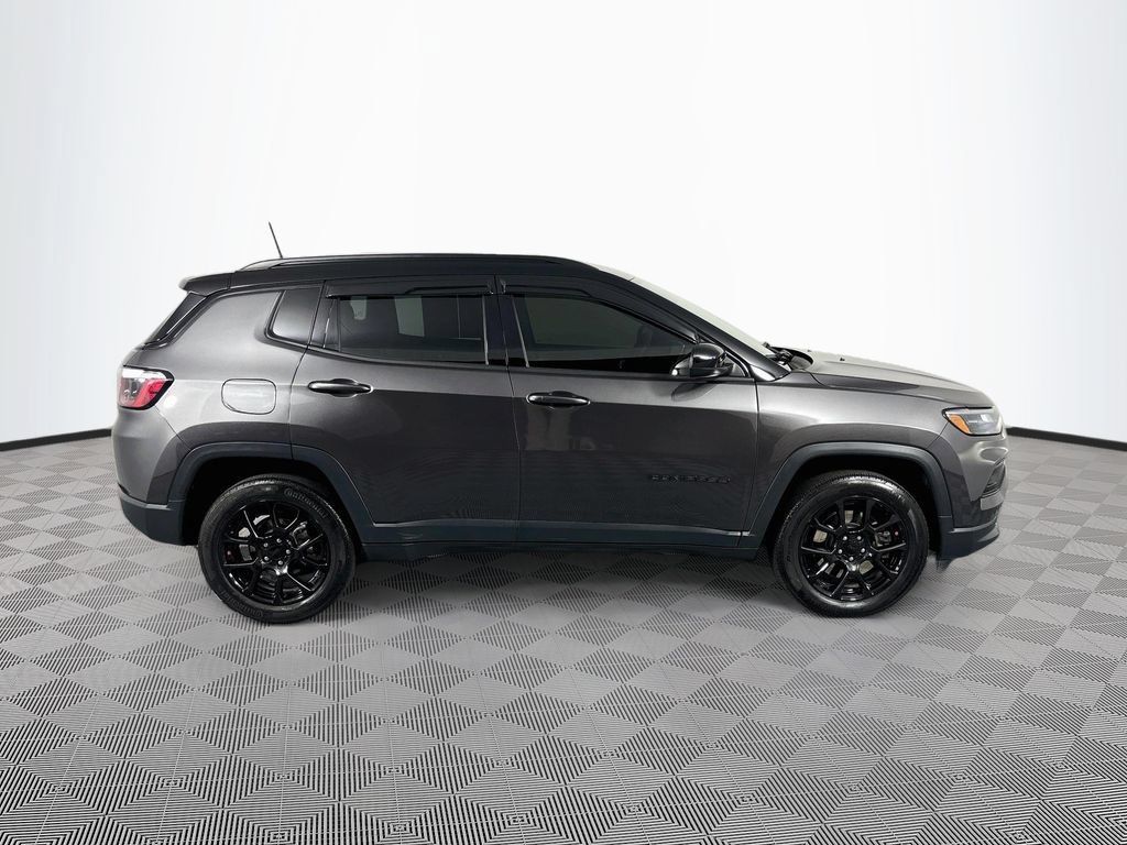 Used 2023 Jeep Compass Latitude w/ Convenience Group AWD/4WD image 8