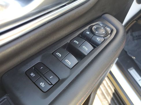 Used 2022 Chevrolet Tahoe RST w/ Sport Performance Package image 21