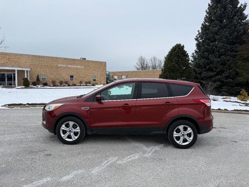 Used 2014 Ford Escape SE image 2