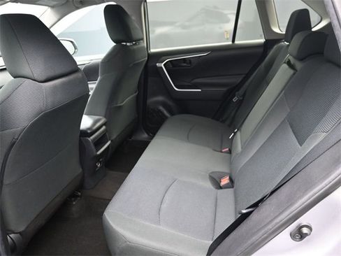 Used 2019 Toyota RAV4 LE image 10