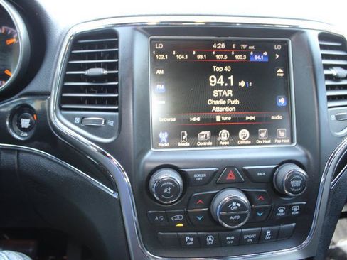 Used 2017 Jeep Grand Cherokee Trailhawk w/ Trailhawk Luxury Group AWD/4WD image 19
