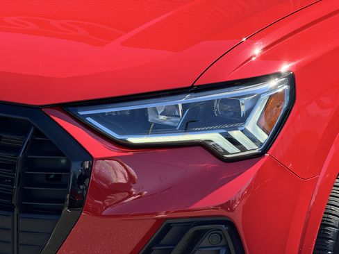 Certified 2025 Audi Q3 2.0T Premium w/ Convenience Package AWD/4WD image 7