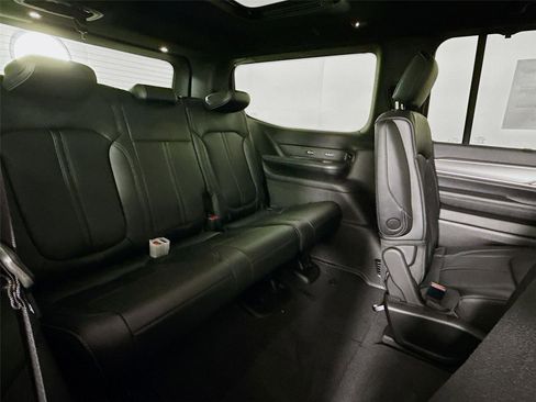 New 2026 Jeep Grand Wagoneer Limited AWD/4WD image 22