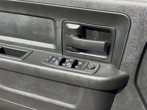 Used 2022 RAM 2500 Tradesman w/ Chrome Appearance Group image 13