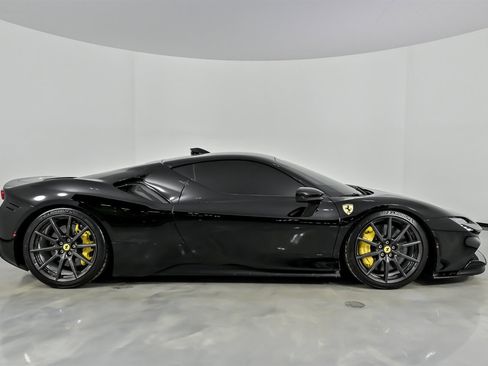 Used 2022 Ferrari SF90 Stradale image 13