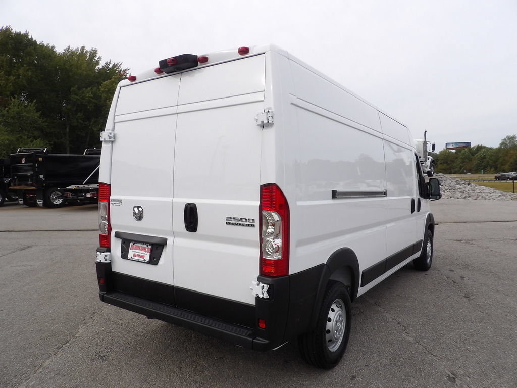 Used 2026 RAM ProMaster 2500 w/ Convenience Group FWD image 7