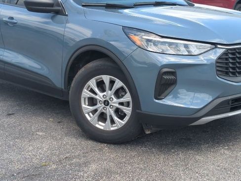 Used 2023 Ford Escape Active AWD/4WD image 2