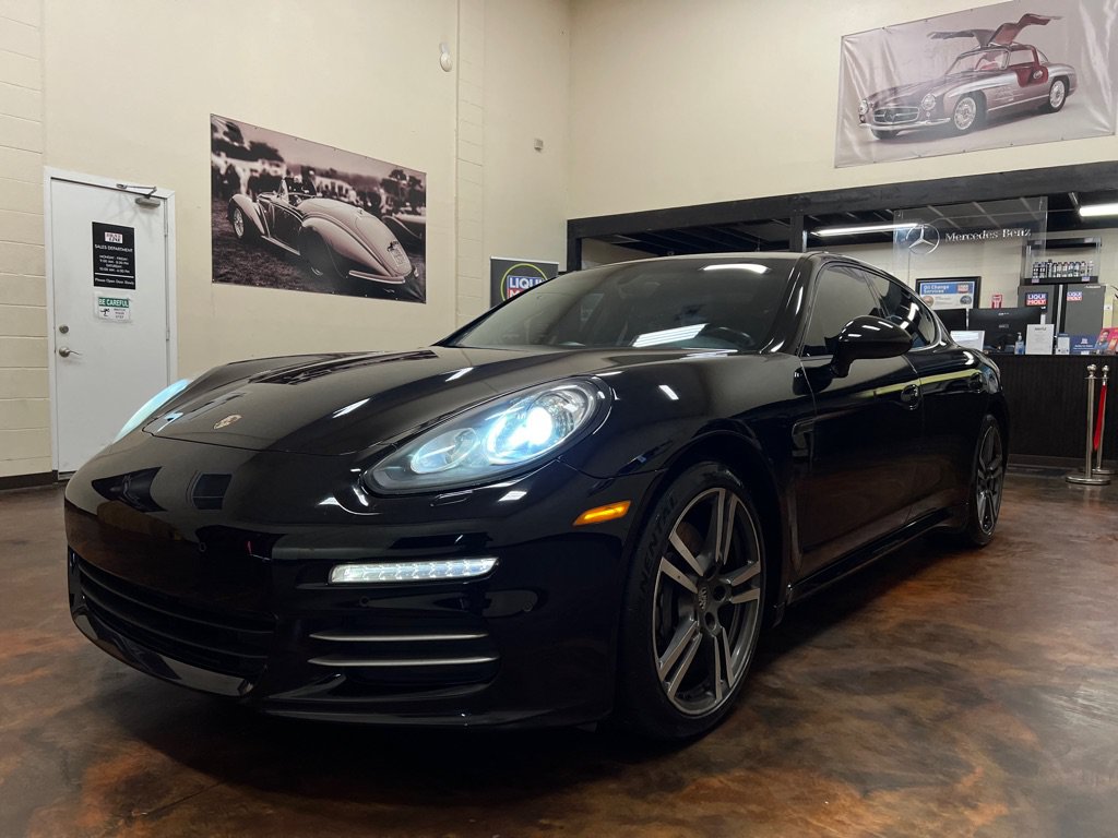 Used 2014 Porsche Panamera 4 AWD/4WD image 34