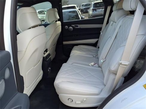 New 2025 Genesis GV80 3.5T Prestige image 9