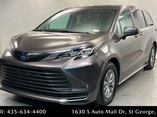 Used 2023 Toyota Sienna LE AWD/4WD video 1