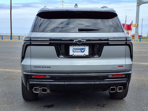 Used 2024 Chevrolet Traverse RS image 24