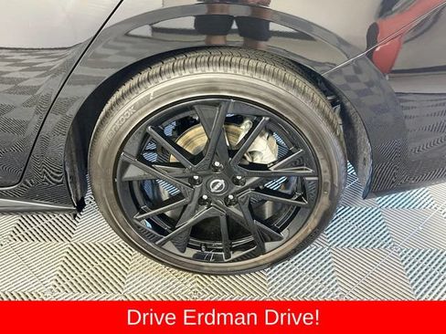 Used 2025 Nissan Sentra SR w/ Midnight Edition FWD image 4