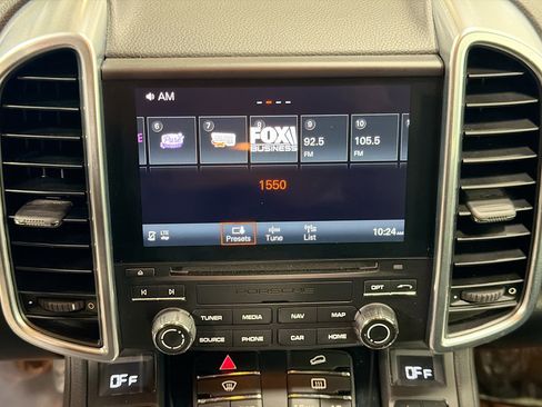 Used 2018 Porsche Cayenne image 31