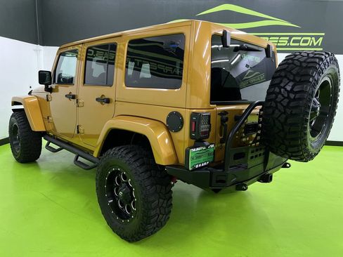 Used 2014 Jeep Wrangler Unlimited Rubicon w/ Max Tow Package AWD/4WD image 7
