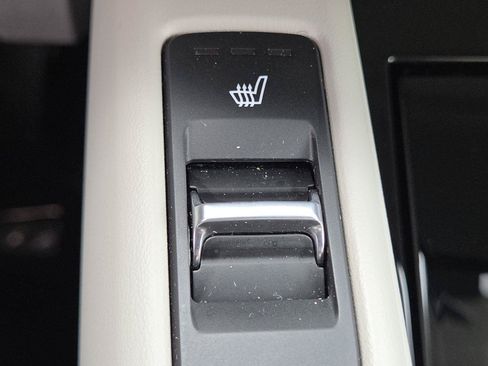 Used 2025 Kia Telluride S FWD image 6