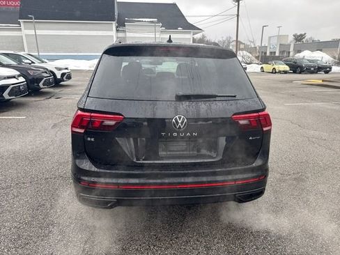 Certified 2022 Volkswagen Tiguan SE R-Line image 8