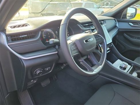 New 2025 Jeep Grand Cherokee L Laredo w/ Luxury Tech Group I image 20