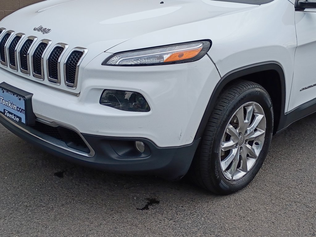 Used 2016 Jeep Cherokee Limited w/ Luxury Group AWD/4WD image 10
