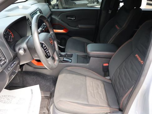Used 2024 Nissan Frontier PRO-4X w/ Pro Convenience Package AWD/4WD image 16