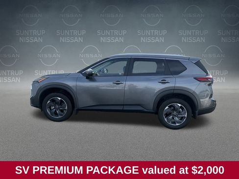 Used 2025 Nissan Rogue SV w/ SV Premium Package image 2