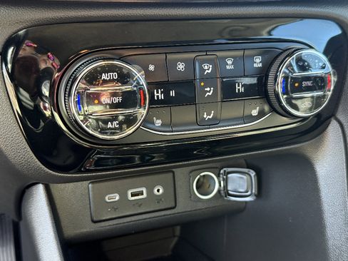 Used 2023 Buick Encore GX Select FWD image 14