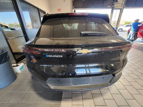 Used 2025 Chevrolet Equinox EV LT FWD image 5