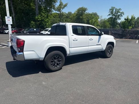 Used 2023 Toyota Tacoma SR5 AWD/4WD image 11