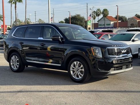 Certified 2022 Kia Telluride LX image 4