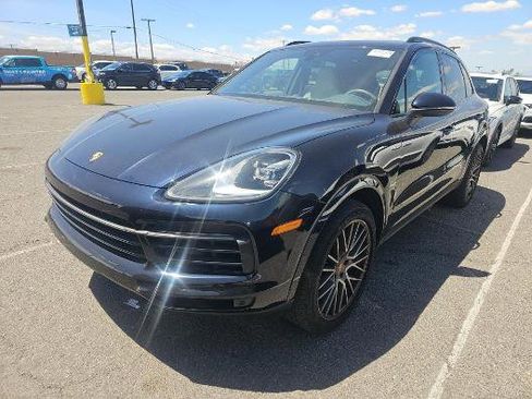 Used 2023 Porsche Cayenne Platinum Edition AWD/4WD image 2