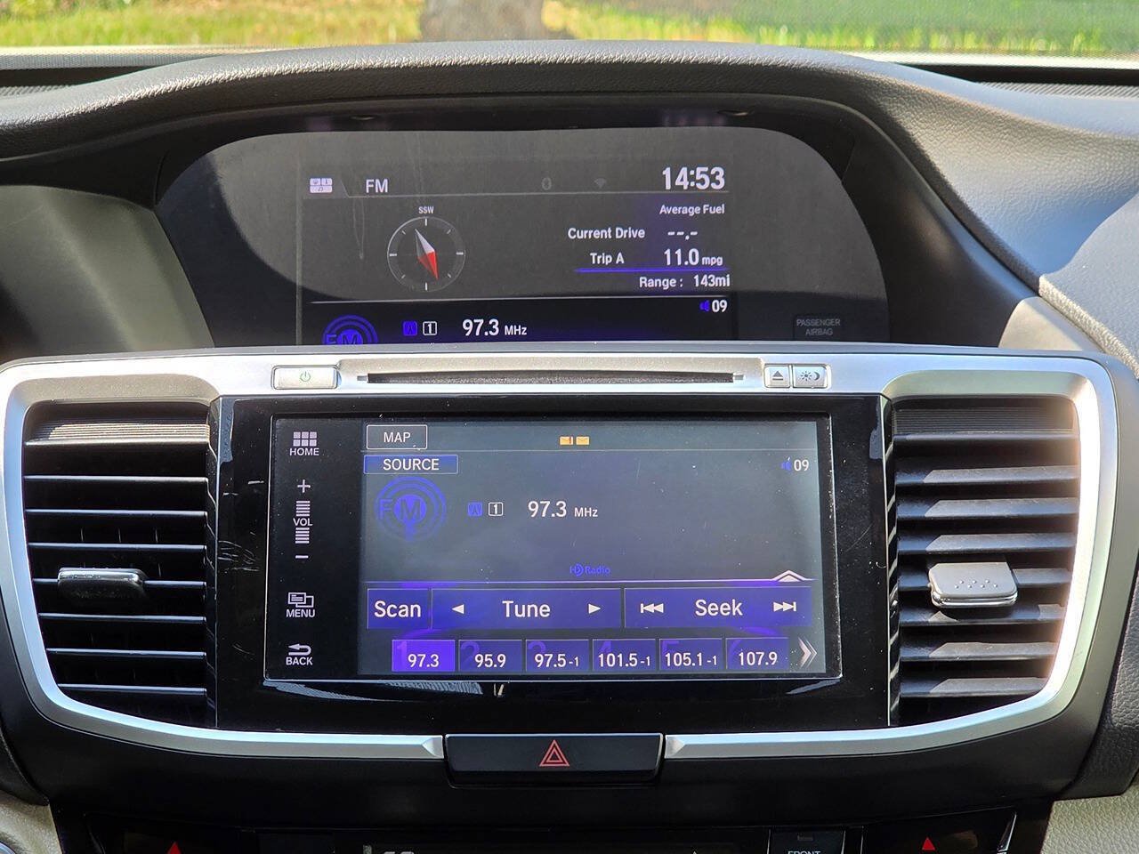 Used 2016 Honda Accord Touring image 23