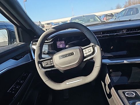 Used 2024 Jeep Wagoneer Launch Edition image 6