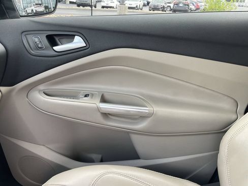 Used 2018 Ford Escape Titanium AWD/4WD image 21