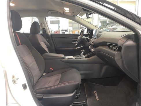 Used 2025 Nissan Sentra SR FWD image 16