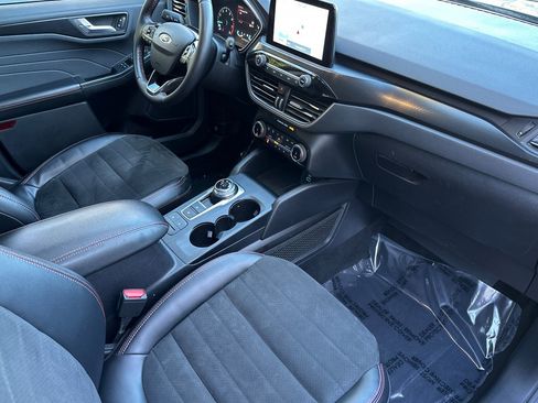 Certified 2022 Ford Escape SEL w/ SEL Stealth AWD Package image 16