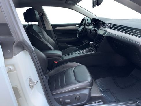 Used 2019 Volkswagen Arteon SEL Premium image 12