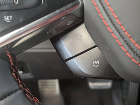 Used 2025 Chevrolet Corvette Stingray Coupe w/ 1LT image 27