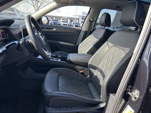 Certified 2025 Volkswagen Atlas SEL Premium R-Line image 21