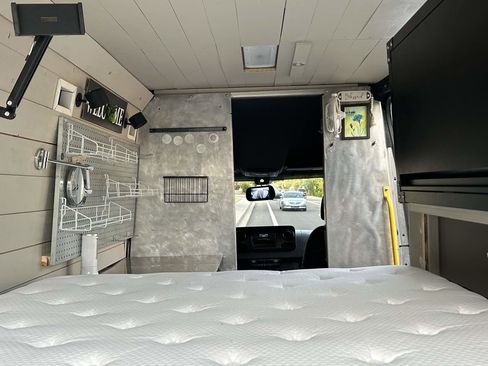 Used 2019 Mercedes-Benz Sprinter 144 image 32