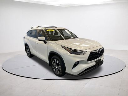 Used 2023 Toyota Highlander AWD