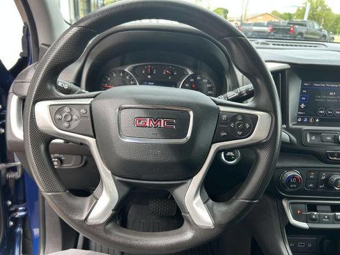 Used 2022 GMC Terrain SLE w/ Driver Convenience Package FWD image 12