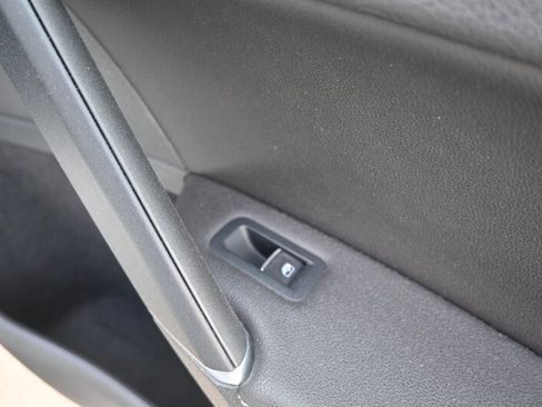 Used 2019 Volkswagen Golf R 4-Door image 55