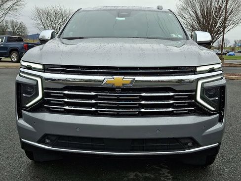 Used 2025 Chevrolet Suburban Premier w/ Sun And Tow Package image 5