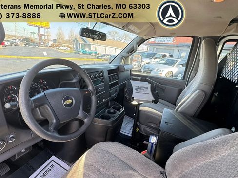 Used 2016 Chevrolet Express 2500 RWD image 10
