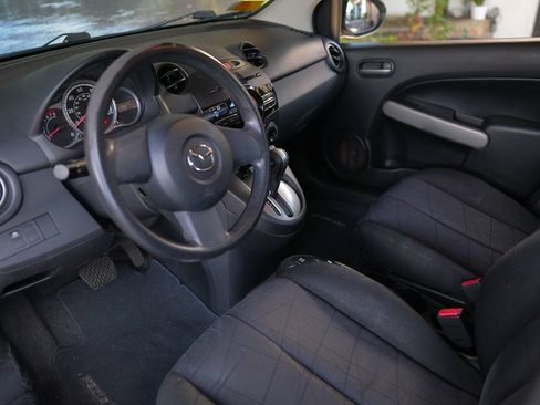 Used 2014 MAZDA MAZDA2 Sport FWD image 12