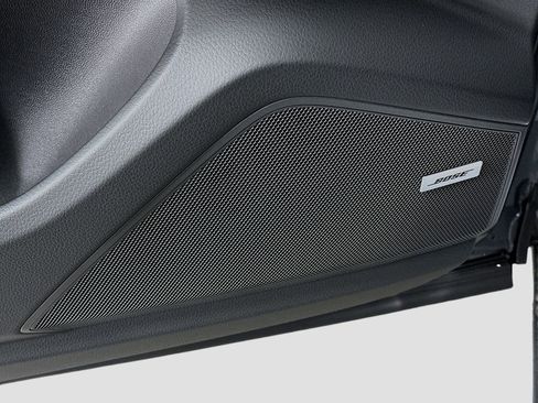 New 2026 Porsche Cayenne S image 21