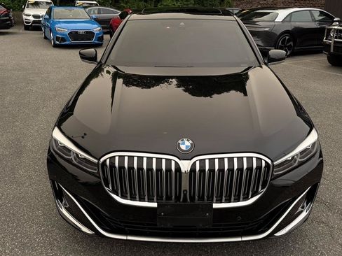 Used 2022 BMW 740i xDrive w/ Premium Package AWD/4WD image 21