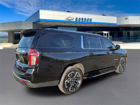 Used 2023 Chevrolet Suburban LS w/ Driver Alert Package image 8