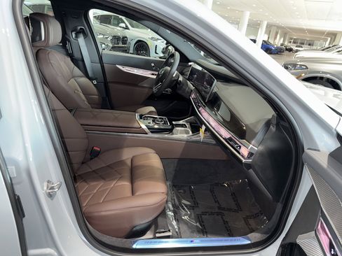 New 2026 BMW i7 eDrive50 w/ Executive Package image 9