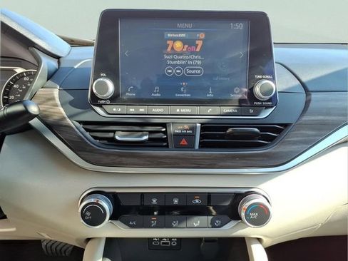 Used 2025 Nissan Altima 2.5 SV image 19